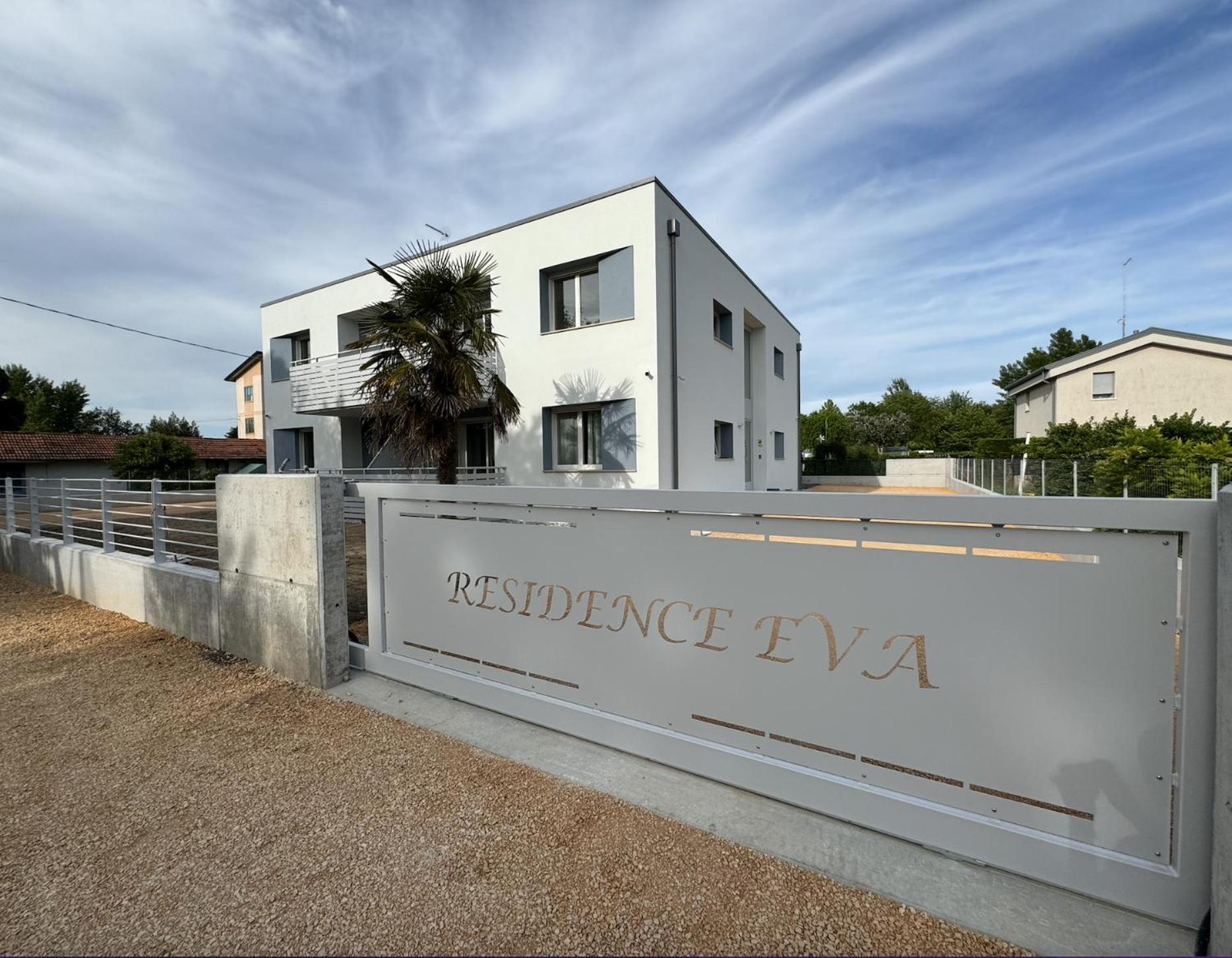 Residence Eva - Carraro Immobiliare Jesolo - Family Apartments كافالّينو المظهر الخارجي الصورة